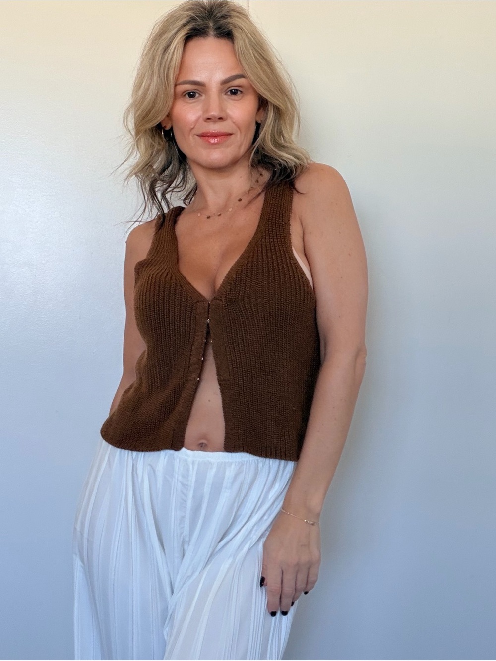 Sleeveless Brown Knit V-Neck Crop Tank